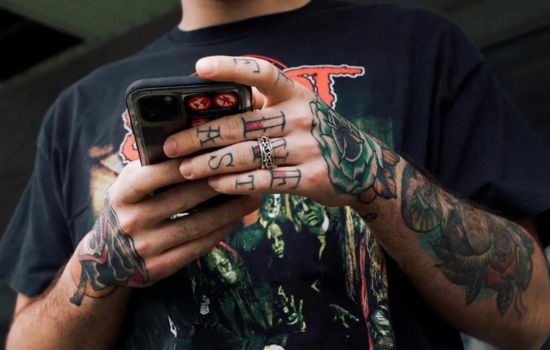 Experimente Arte no Seu Corpo com o App "INKHUNTER"