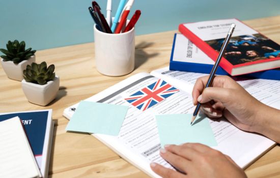 Desbravando Fronteiras Linguísticas: Aprenda Inglês sem Custo
