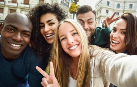 Conheça Novas Pessoas com o App "Bumble For Friends"