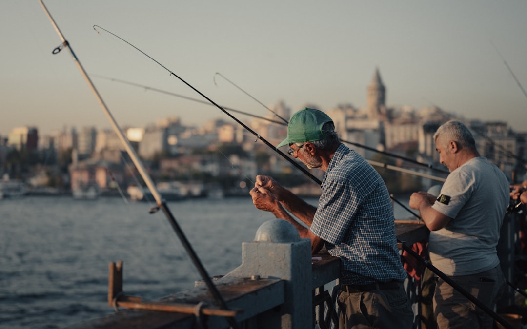 Aplicativos gratuitos de sonar de pesca para encontrar peixes pelo celular