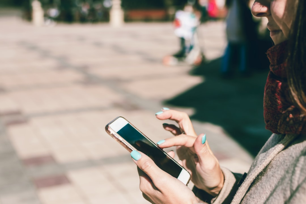 Técnicas Comprovadas para Ler Melhor no Celular Todos os Dias
